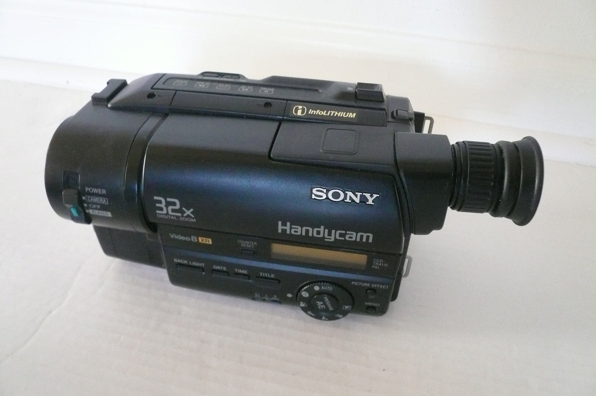 VIDEOCAMERA A CASSETTE Sony Handycam CCD-TR411E PAL 8mm Video8 XR Hi8 EUR 159,00 - ES VIDEOCAMERA A CASSETTE Sony Handycam CCD-TR411E PAL 8mm Video8 XR Hi8 EUR 159,00 - ES