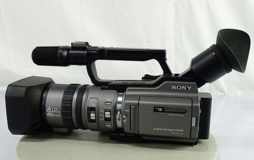 Sony DCR-VX2100 three CCD stereo miniDV NTSC standard format