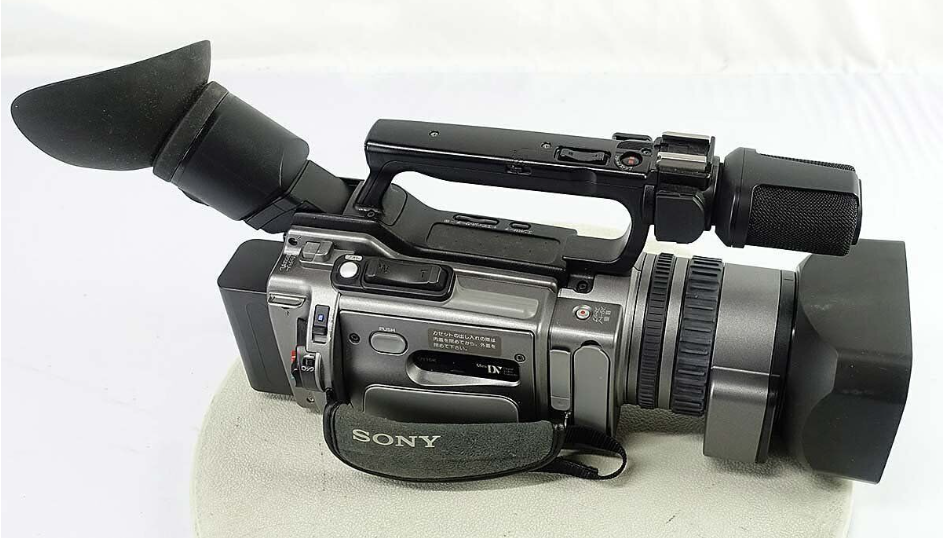 Sony DCR-VX2100 three CCD stereo miniDV NTSC standard format Sony DCR-VX2100 three CCD stereo miniDV NTSC standard format