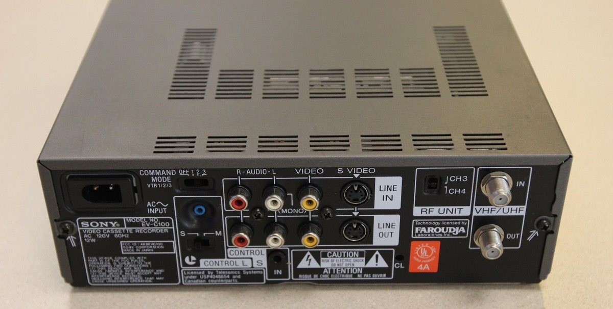 Sony EVC100 Hi8 NTSC analog stereo VCR , plays 8mm Hi8 analog tapes