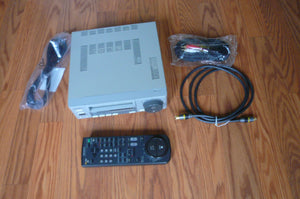 Sony EVO-550h Hi8 NTSC  analog stereo VCR , plays 8mm Hi8 analog tapes