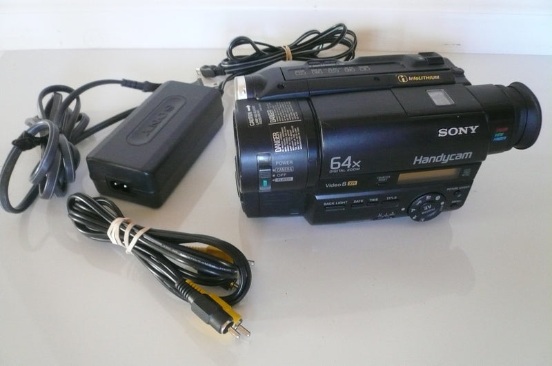 Sony CCD-TR67 NTSC 8mm camcorder plays 8mm video8 analog tapes – I Sony CCD-TR67 NTSC 8mm camcorder plays 8mm video8 analog tapes – I
