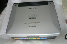 Sony GV-D800 digital8 video walkman , plays 8mm, Hi8, digital8 tapes