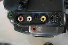 Sony CCD-TR910 Hi8 NTSC camcorder plays 8mm Hi8 analog tapes