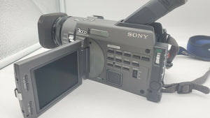 Sony DSR-PD100 3 CCD NTSC standard format MiniDV camcorder