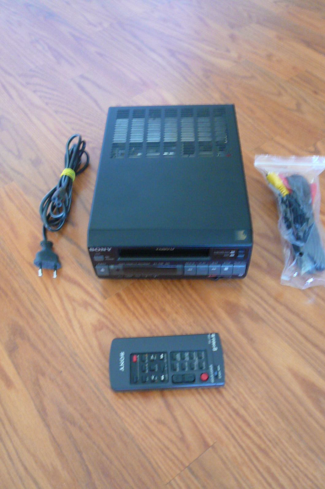 Sony EV-C3e 8mm pal system analog VCR plays 8mm video8 pal tapes