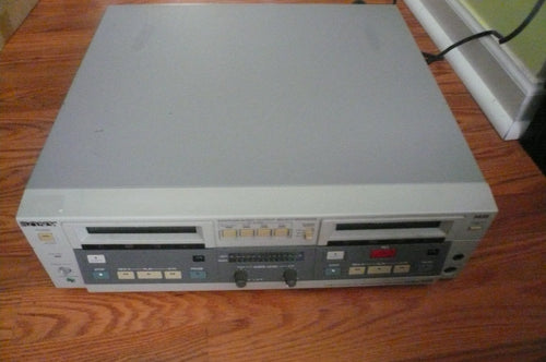 Sony EVO-9700 Hi8 dual deck NTSC plays 8mm video8 Hi8 analog tapes