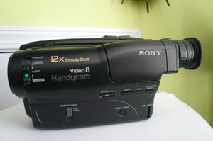 Sony CCD-TR82 8mm video8 heavy duty NTSC camcorder