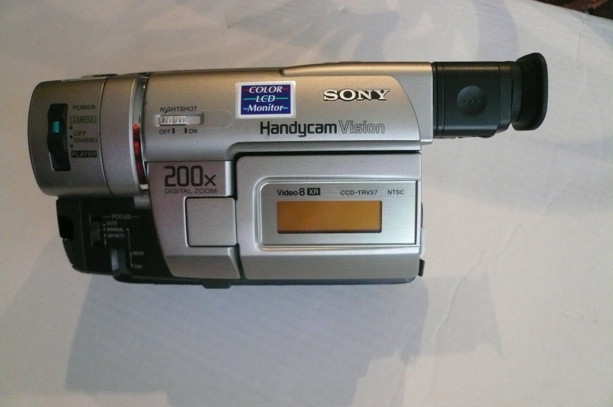 Like New Sony CCD-TRV37 NTSC 8mm camcorder plays 8mm video8 Like New Sony CCD-TRV37 NTSC 8mm camcorder plays 8mm video8