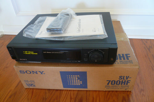 Sony SLV-700HF VHS stereo NTSC VCR , like new