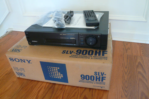Sony SLV-900HF VHS stereo NTSC VCR , like new