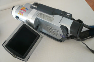 Sony DCR-TRV830 digital8 NTSC camcorder plays 8mm Hi8 digital8 tapes