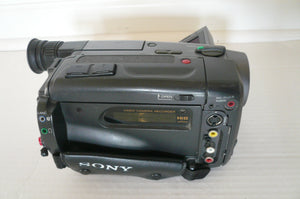 Sony CCD-TRV60e Hi8 analog pal system Camcorder , plays 8mm video8 & Hi8