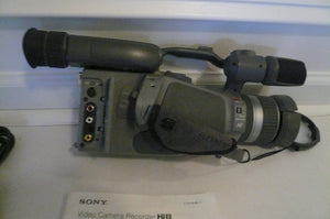 Sony CCD-VX3 Hi8 heavy duty 3 CCD NTSC camcorder plays 8mm Hi8 analog tapes