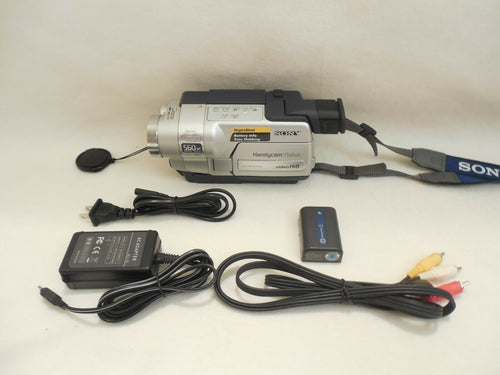 Sony CCD-TRV318 Hi8 heavy duty NTSC camcorder plays 8mm Hi8 analog tapes