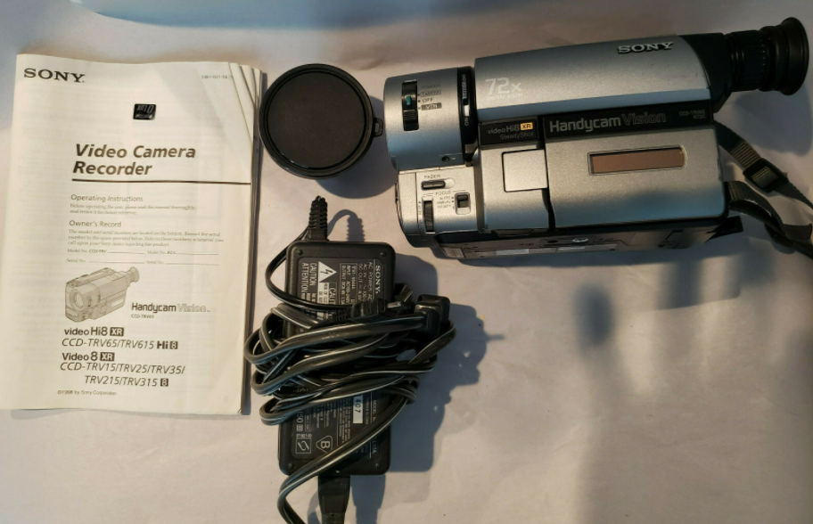 Sony CCD-TRV65 Hi8 heavy duty NTSC camcorder plays 8mm Hi8 analog tapes