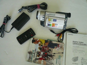 Sony DCR-TRV900e 3 CCD pal system stereo miniDV camcorder